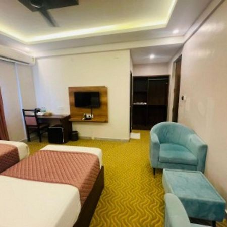 Vovo Hotels Yelahanka Exterior photo