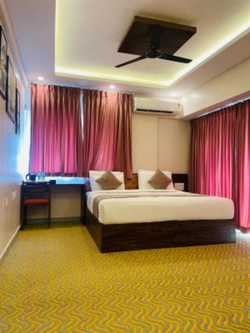 Vovo Hotels Yelahanka Exterior photo