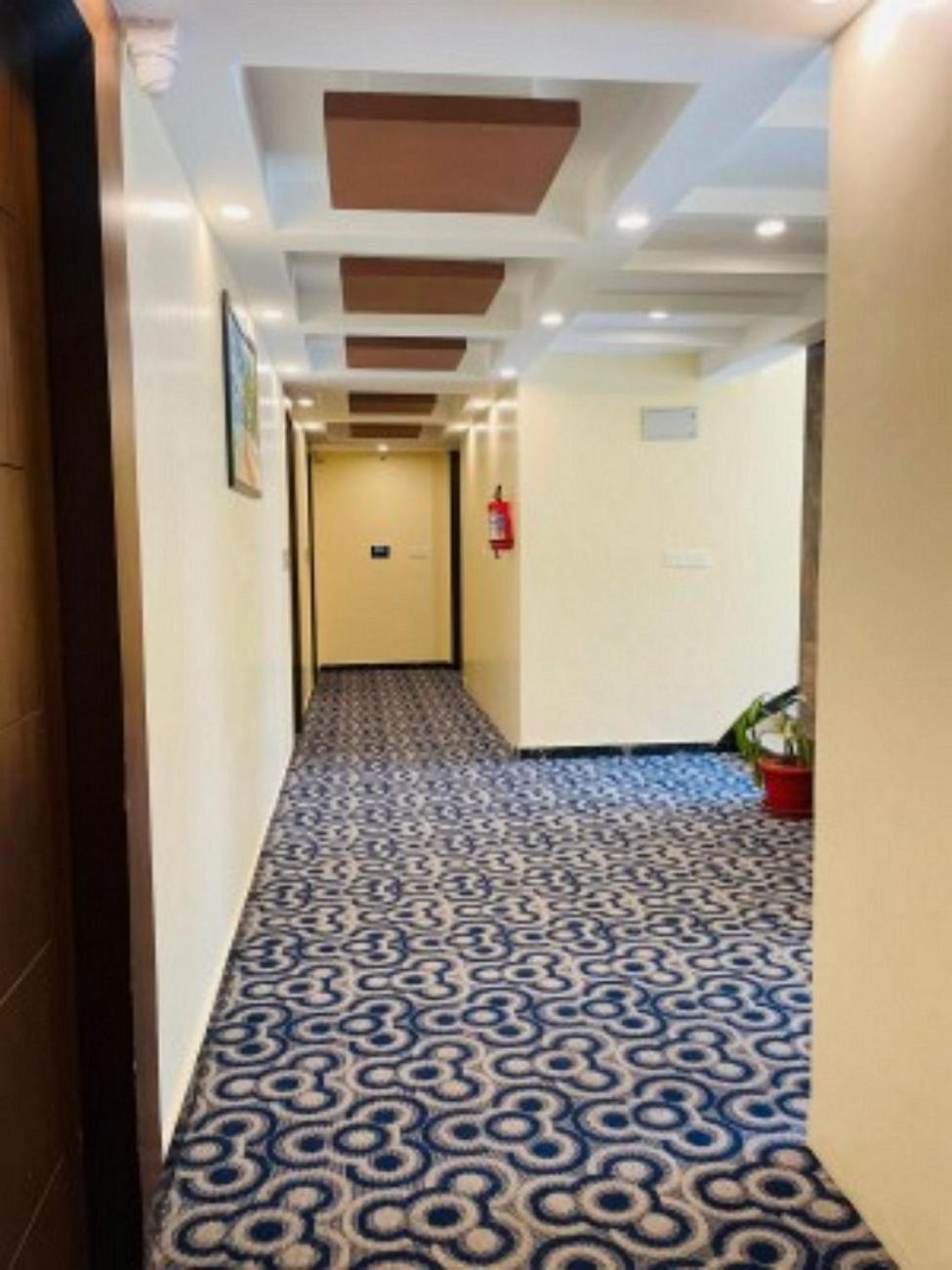 Vovo Hotels Yelahanka Exterior photo