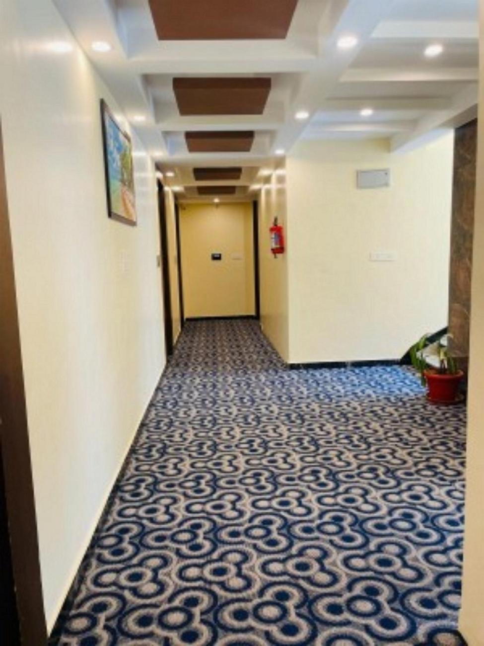 Vovo Hotels Yelahanka Exterior photo