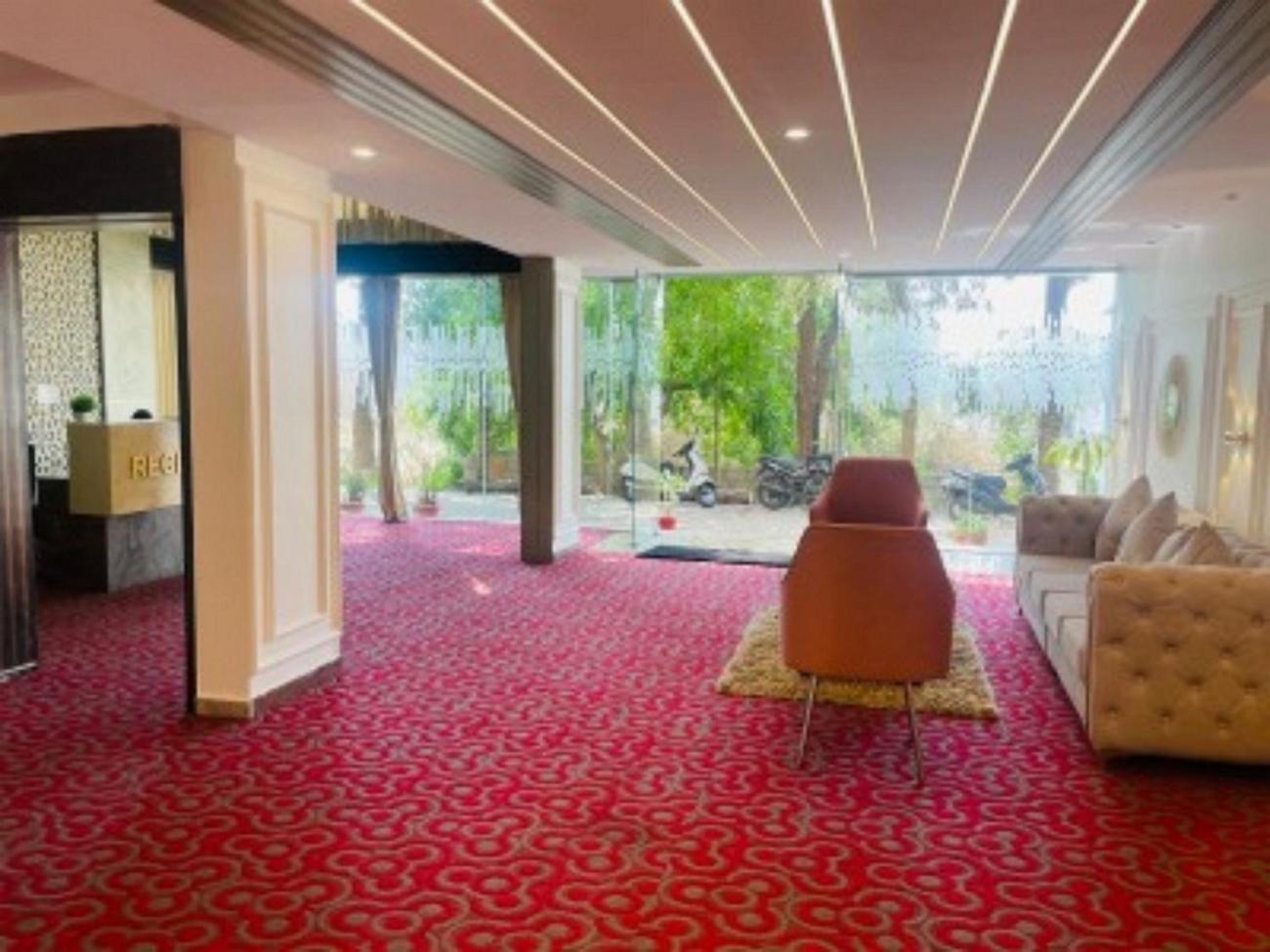 Vovo Hotels Yelahanka Exterior photo